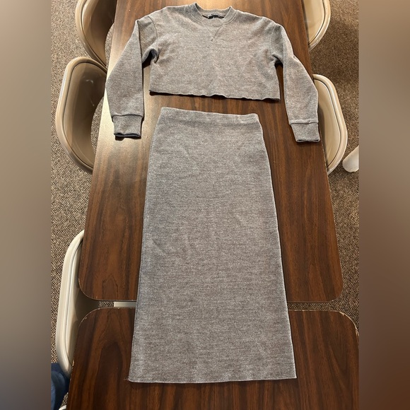 Zara 2 Pc Pencil Skirt Long Sleeve Cropped Sweater Set Gray Small - Picture 1 of 9
